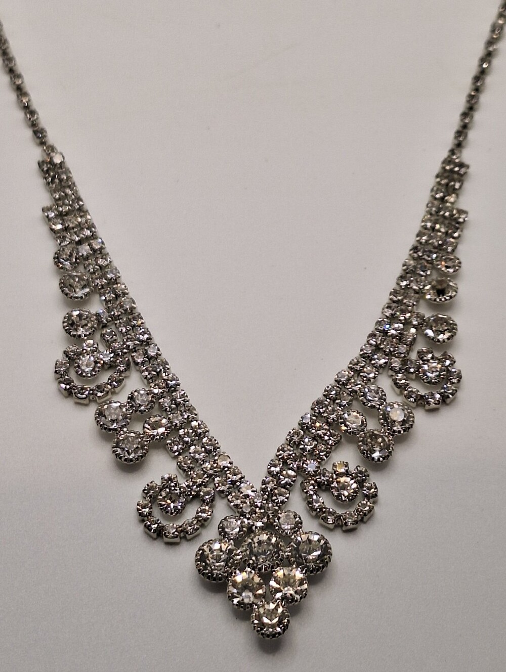 NWT Made w/ Swarovski Crystals Statement Bib Necklace Silver